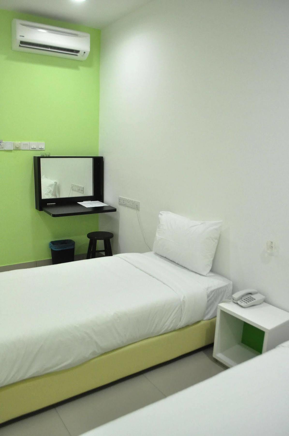 Yy48 Hotel 2 Mins Walk From Masjid Jamek Lrt Station กัวลาลัมเปอร์ ภายนอก รูปภาพ