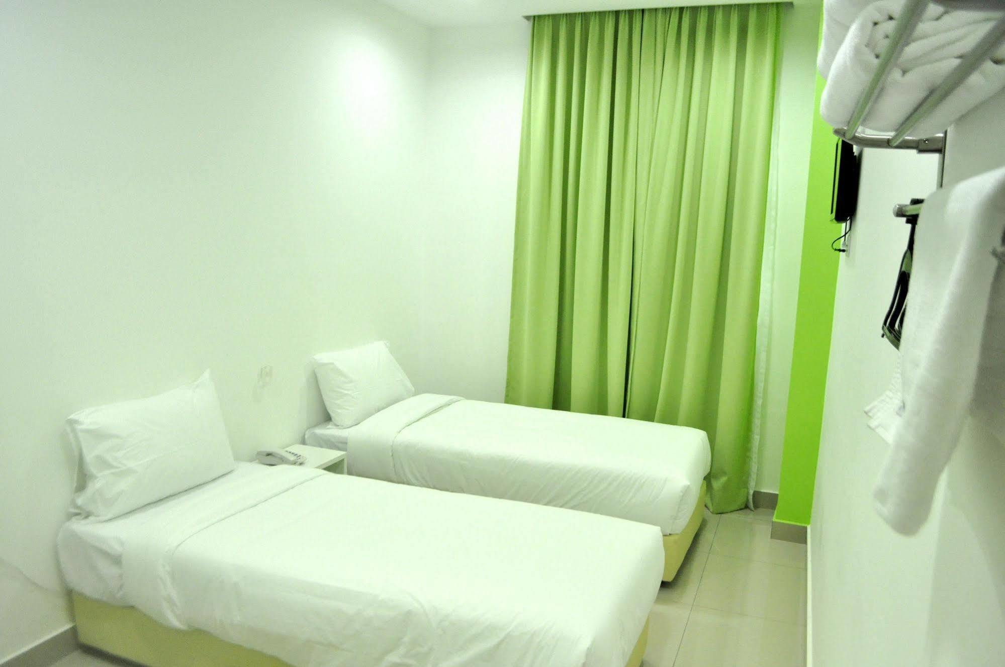 Yy48 Hotel 2 Mins Walk From Masjid Jamek Lrt Station กัวลาลัมเปอร์ ภายนอก รูปภาพ