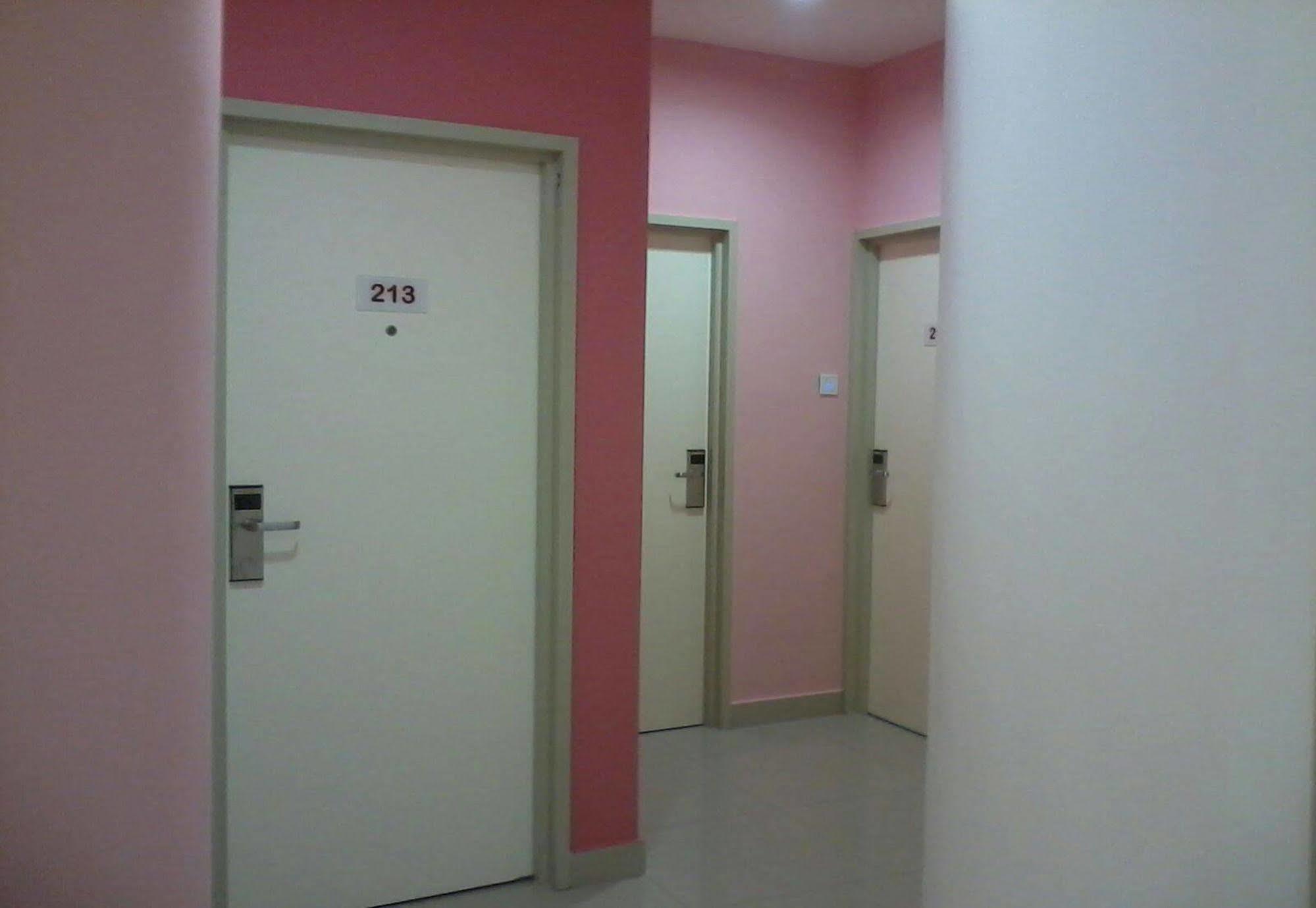 Yy48 Hotel 2 Mins Walk From Masjid Jamek Lrt Station กัวลาลัมเปอร์ ภายนอก รูปภาพ